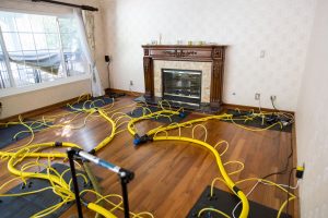 911-Restoration-porter-ranch-state-ofthe-art-water-damage-restoration-repair-equipment-livingroom